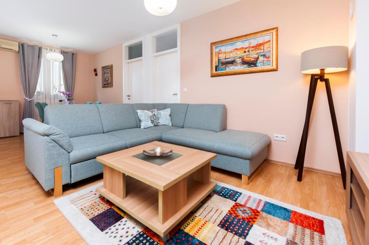 Apartment Deluxe Rovinj Buitenkant foto